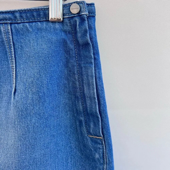 NWT Calvin Klein Women's Side Button Zipper Light Wash Blue Denim Mini Skirt 29 - Picture 2 of 10